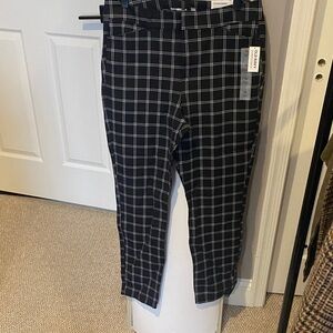 Old Navy Women’s Black and White Plaid Pants